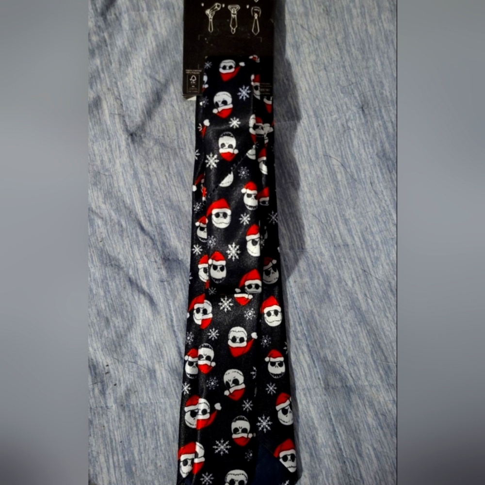 Jack skellaton tie.